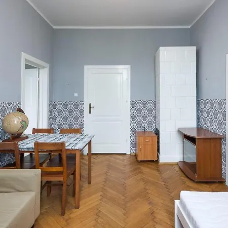 Dietla Cozy Place To *